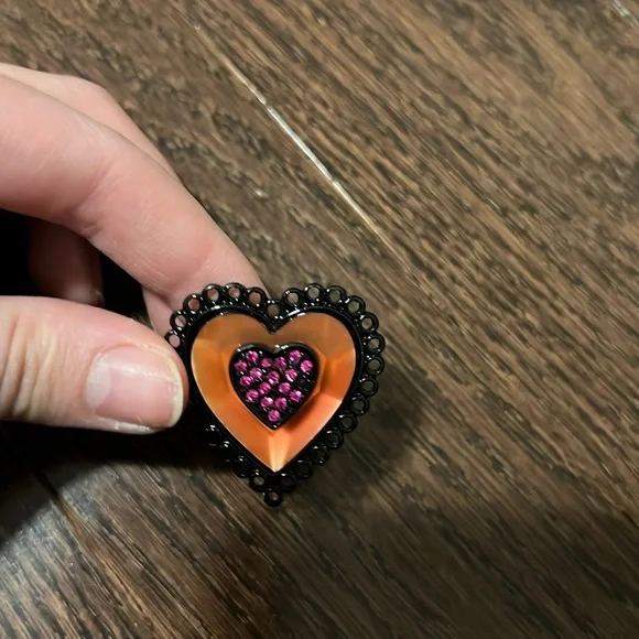 Guess ring - Picture 1 of 3